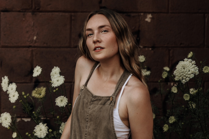 music-allnew-Lauryn-Macfarlane Lauryn Macfarlane