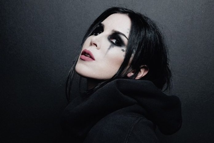 music-allnew-Kat-Von-D, 2 Kat Von D