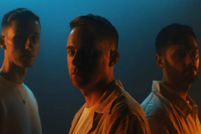 music-allnew-Flawes, 5 Flawes